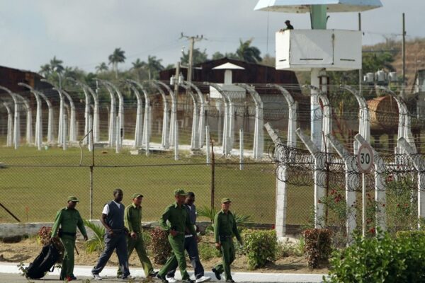 Presos cubanos, víctimas de trabajo forzoso, denuncia ONG